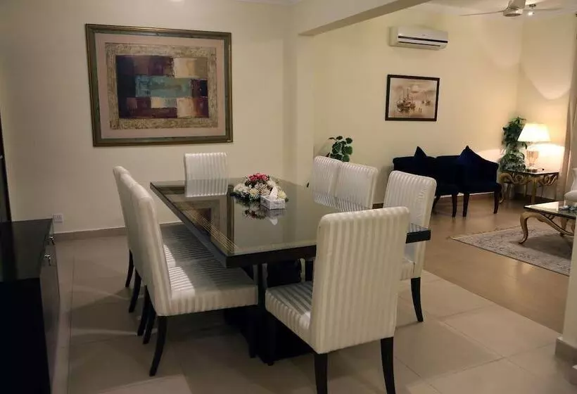 پانسیون Butterfly Guest House Phase 7 Bahria Town