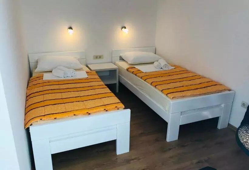 پانسیون Rooms Kenedy