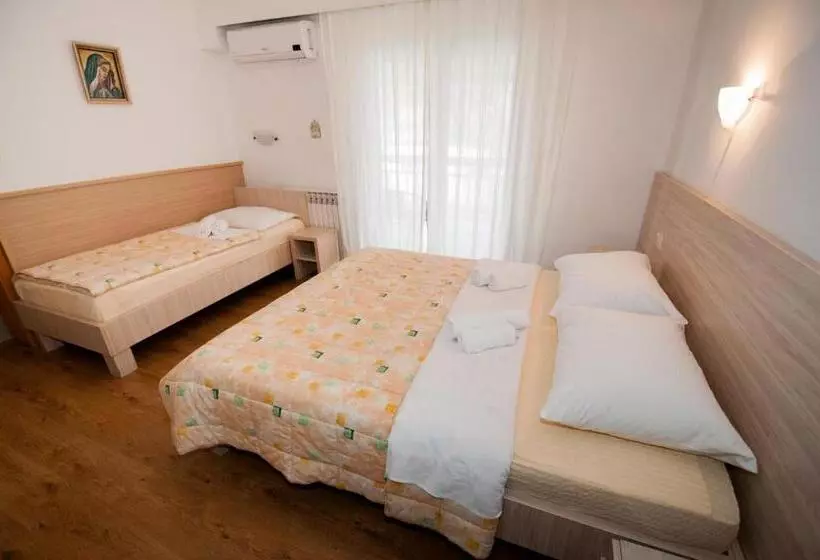 پانسیون Rooms Kenedy
