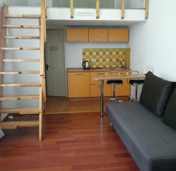 Reno On Deribasovskaya