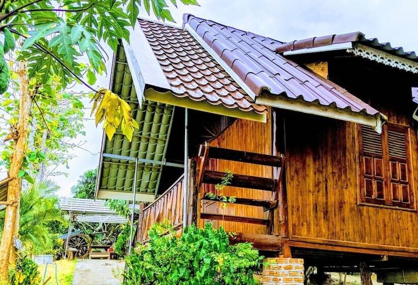 בית מלון כפרי Bansuanphuhong Resort