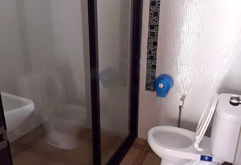 Hotelli Bansuanphuhong Resort