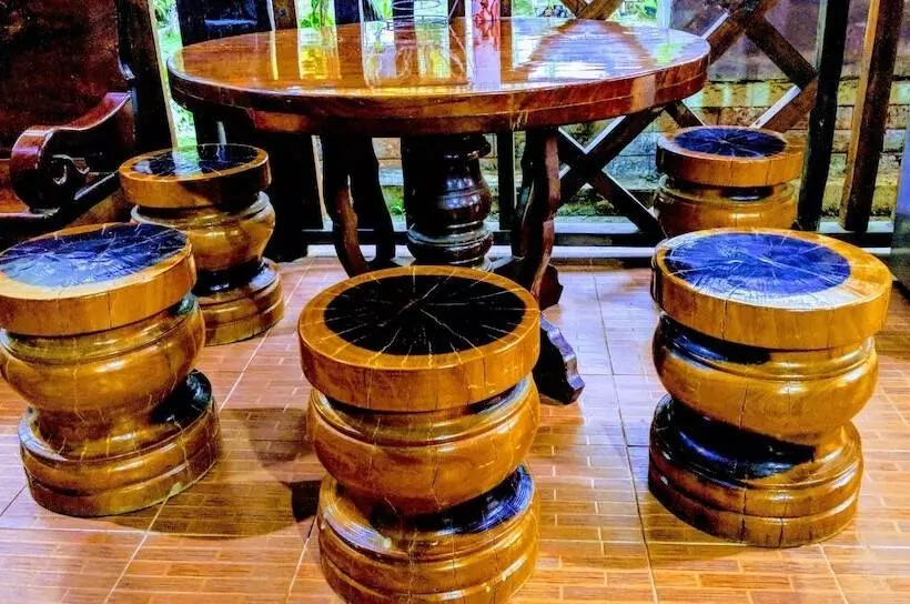 Hotelli Bansuanphuhong Resort