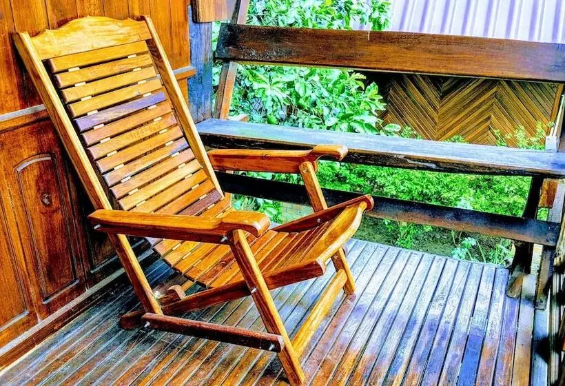 Hotelli Bansuanphuhong Resort