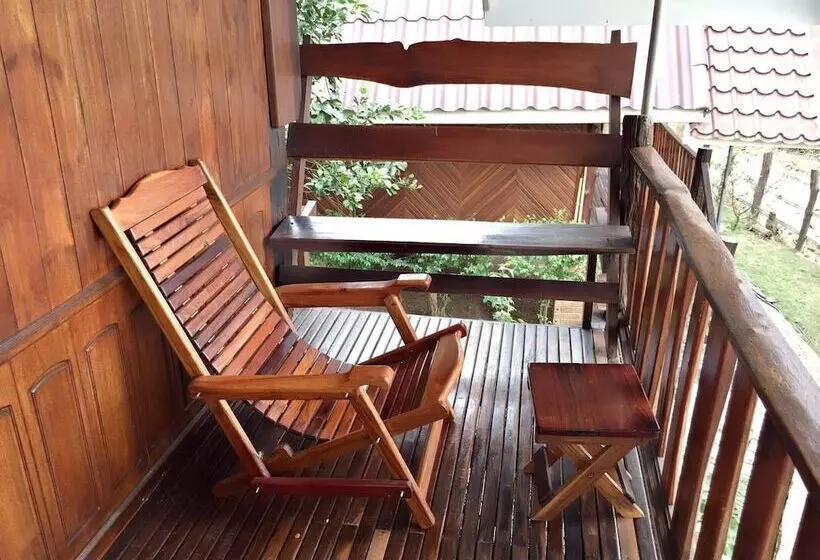 Hotelli Bansuanphuhong Resort