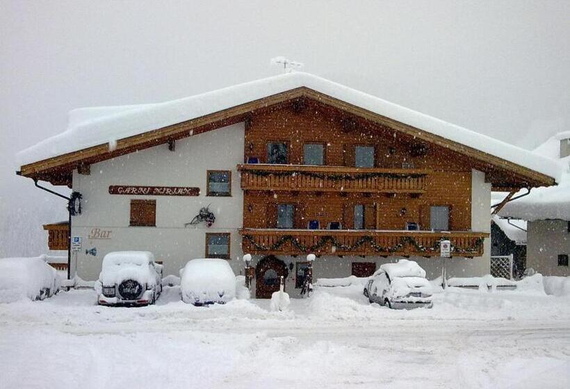 ホテル Garni Miriam