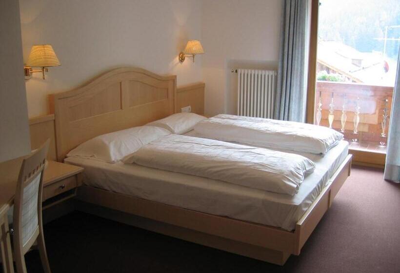 ホテル Garni Miriam