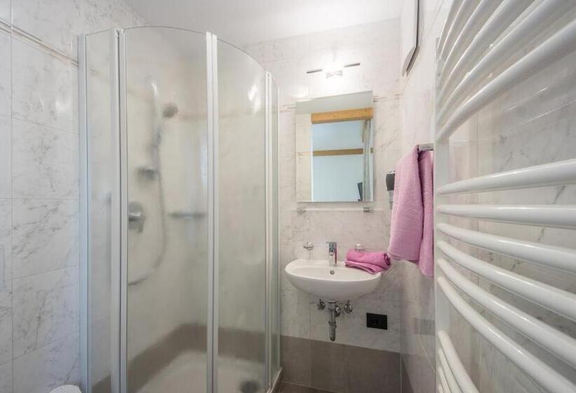 ホテル Garni Miriam