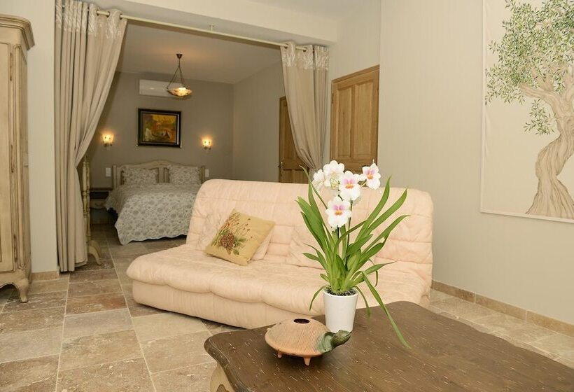 Пансион Mas De Carabelle