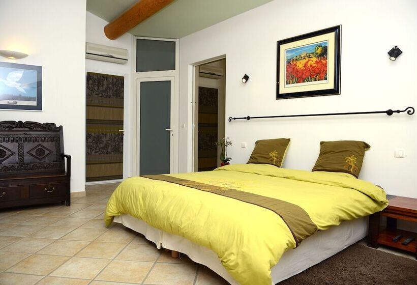 Пансион Mas De Carabelle