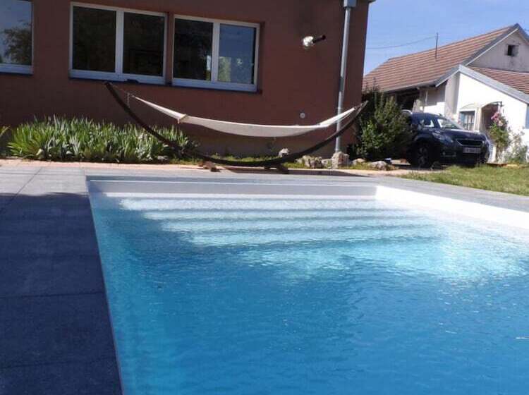 ベッドアンドブレックファースト Maison Curiale