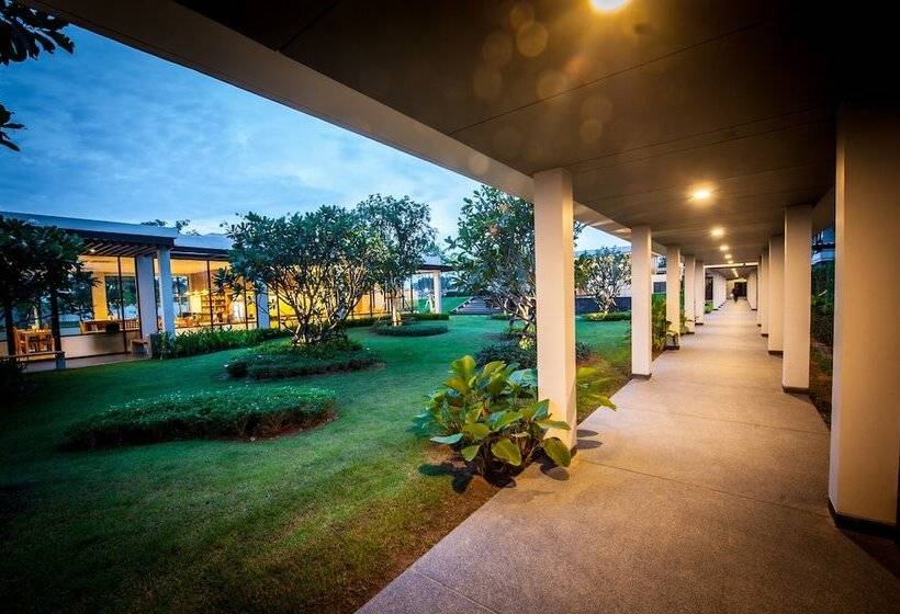 호텔 Burgundy Residence 304