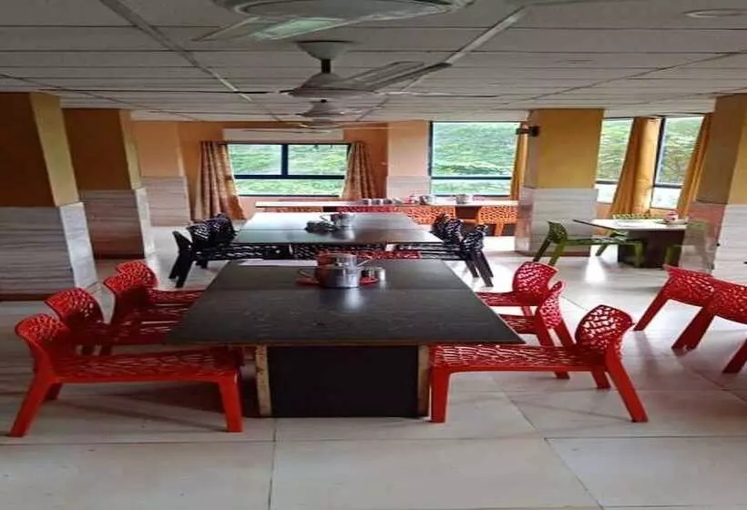 ホテル Chakasha Govindam