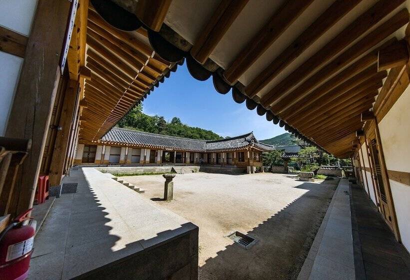 Hotel Chosun Royal Family