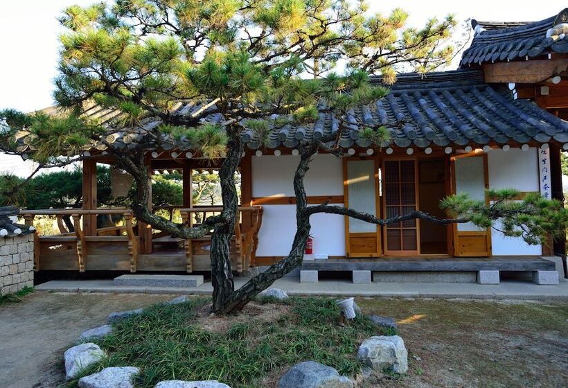 Hotel Chosun Royal Family