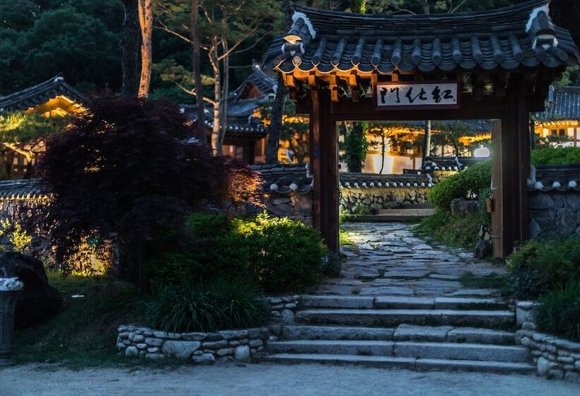 Hotel Chosun Royal Family