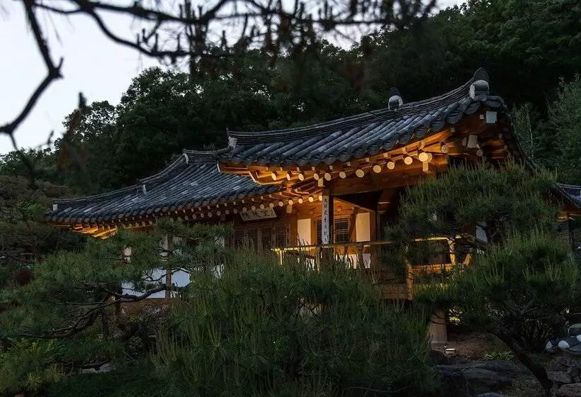 ホテル Chosun Royal Family