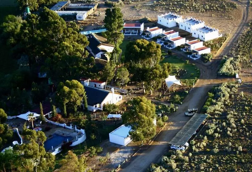 Hotelli Inverdoorn Game Reserve Lodge