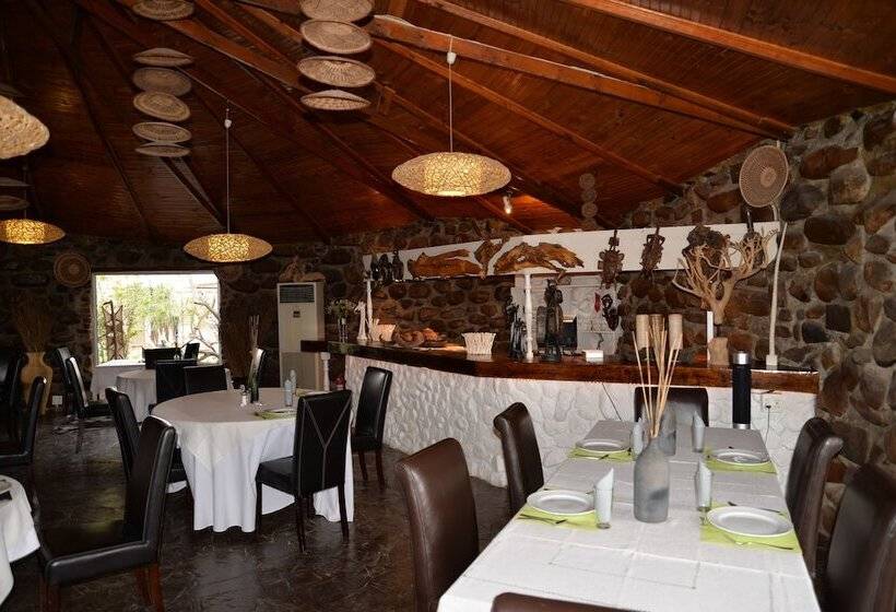 فندق Inverdoorn Game Reserve Lodge