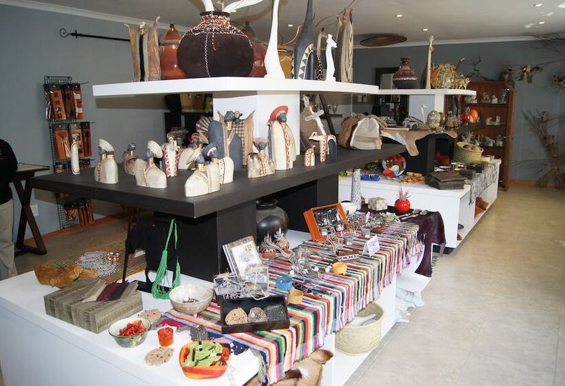 فندق Inverdoorn Game Reserve Lodge