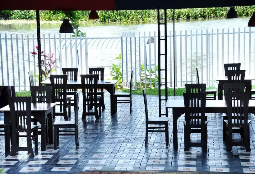 ホテル Kamaro Holiday Resort