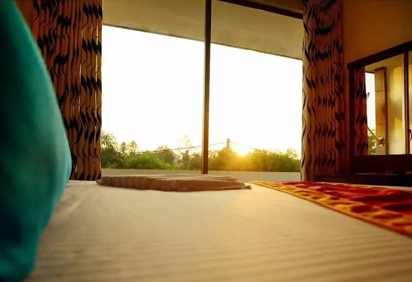 ホテル Kamaro Holiday Resort