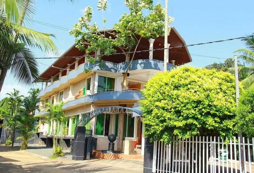 ホテル Kamaro Holiday Resort