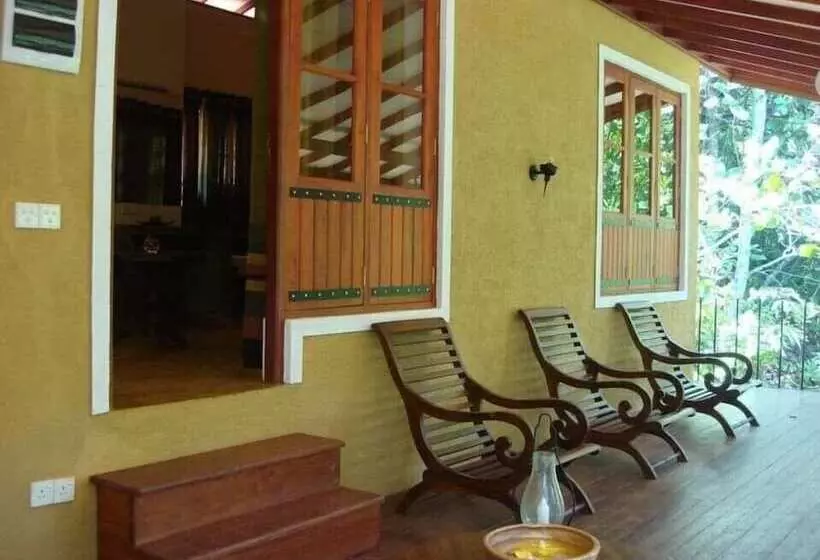 Hotelli Kuru Ganga Villa