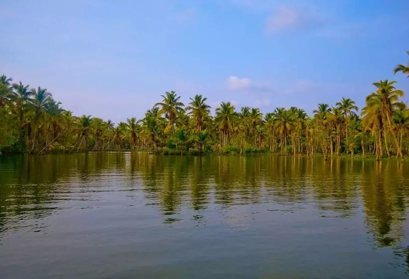 Hotelli Leela Backwaters Inn