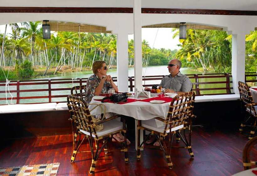 בית מלון כפרי Leela Backwaters Inn