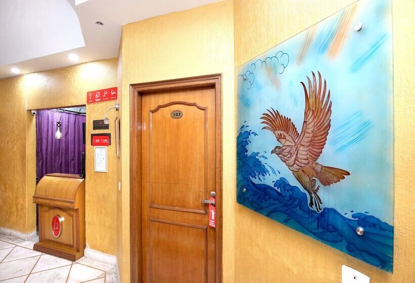 هتل Paras By Oyo Rooms