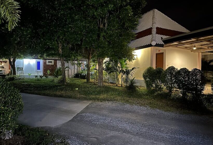 בית מלון כפרי Suanrak Resort