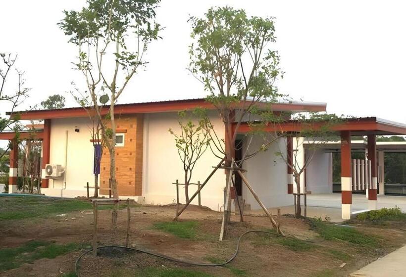 בית מלון כפרי Suanrak Resort