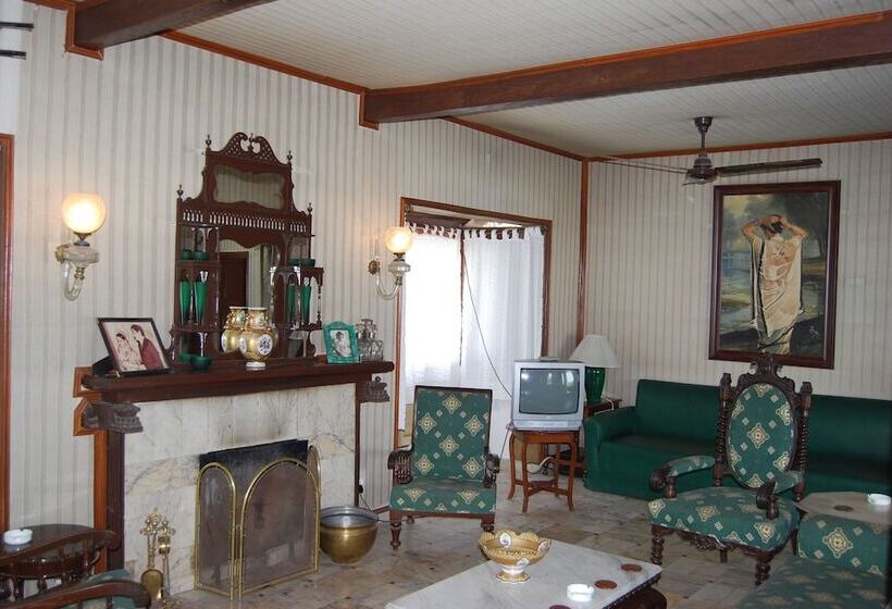 Hotel The Fort Nalagarh