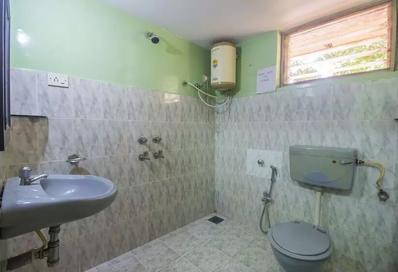 ペンション Oyo Home 18328 Green View Studio