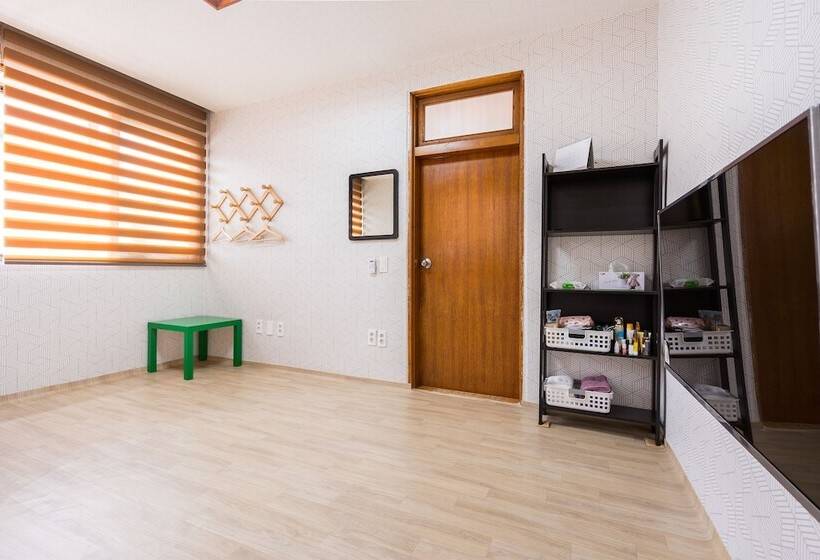 Pensiune Yours Guesthouse