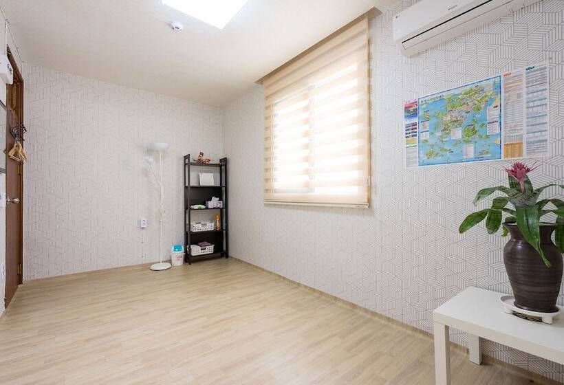 Pensiune Yours Guesthouse