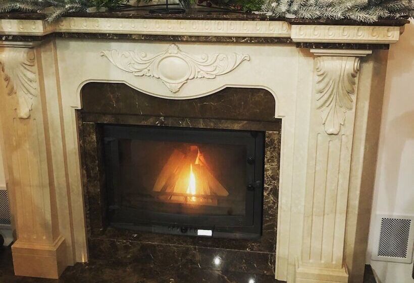 تختخواب و صبحانه Golden Nest