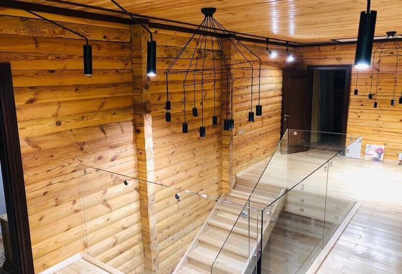 تختخواب و صبحانه Golden Nest