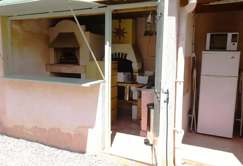 ベッドアンドブレックファースト La Bastide Des Roses