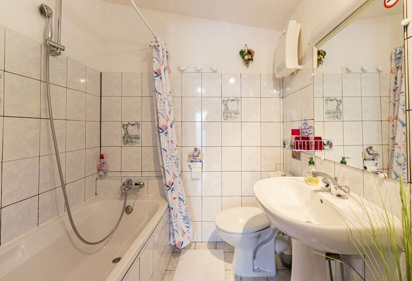 住宿加早餐 La Bastide Des Roses