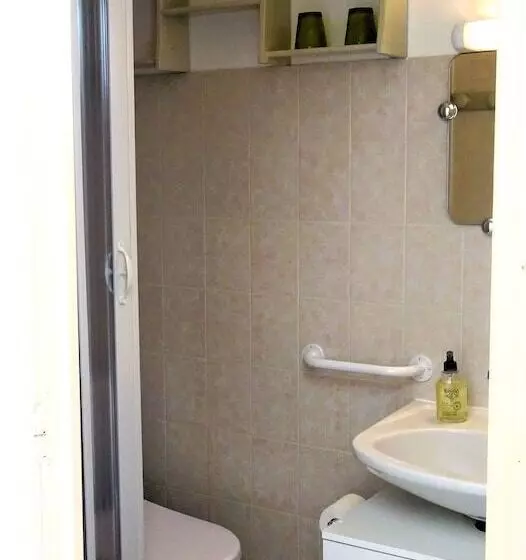 ベッドアンドブレックファースト La Bastide Des Roses