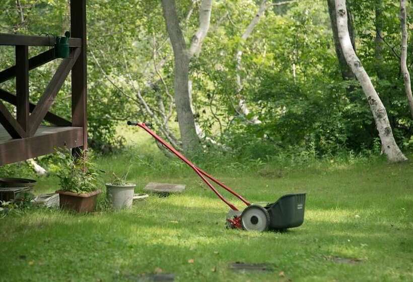 בית מלון כפרי Okushiga Lodge Yama No Manimani