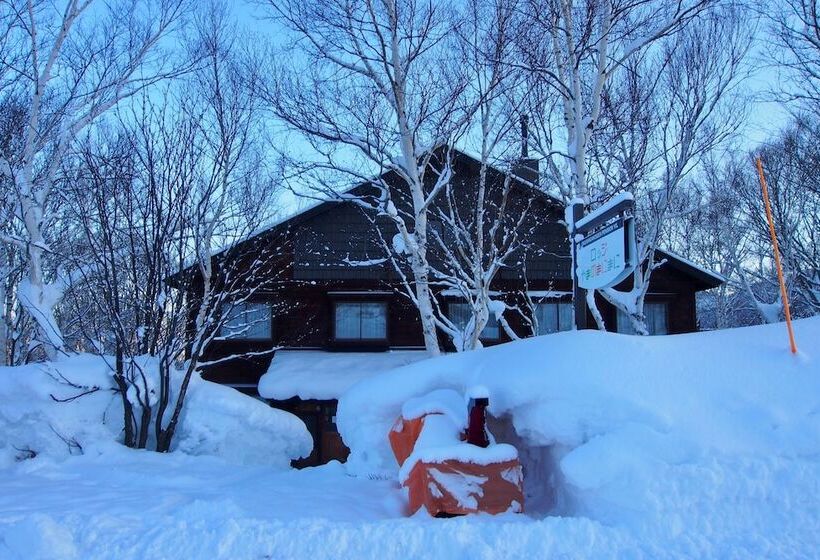 בית מלון כפרי Okushiga Lodge Yama No Manimani