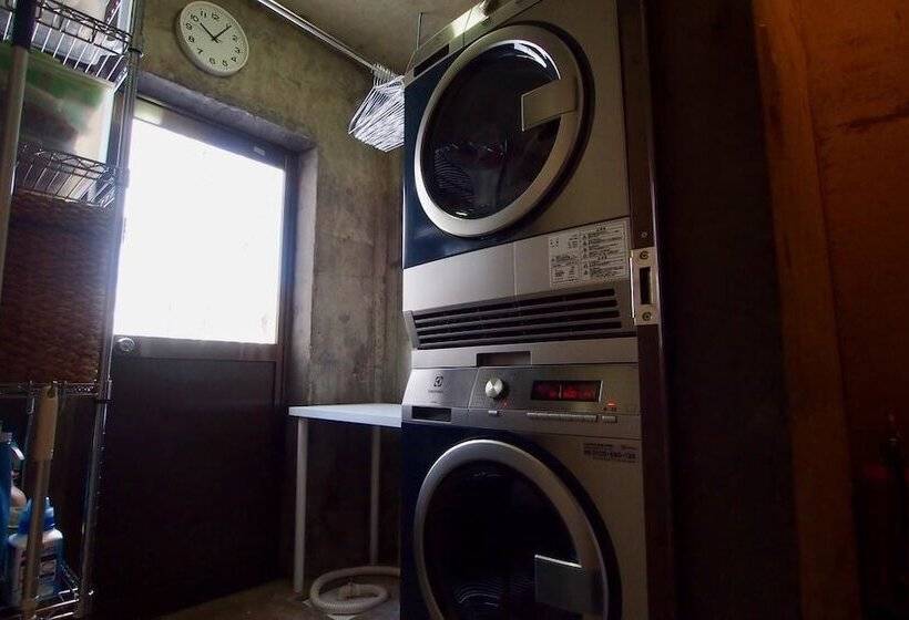 בית מלון כפרי Okushiga Lodge Yama No Manimani