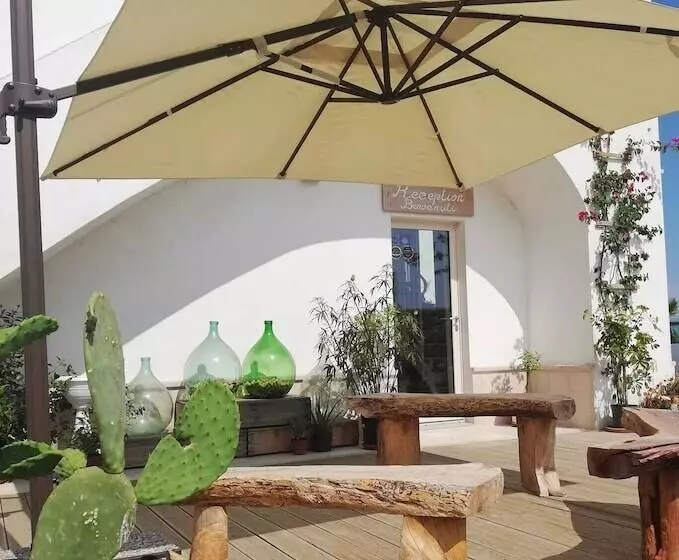 Maaseutuhotelli Agriturismo Masseria Cannella