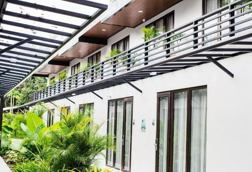 Hotelli Holiday Suites Port Barton