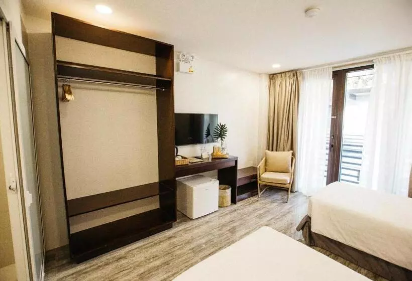 Hotelli Holiday Suites Port Barton