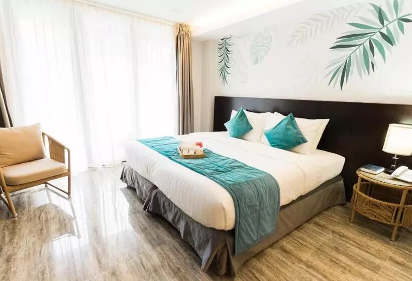 Hotelli Holiday Suites Port Barton