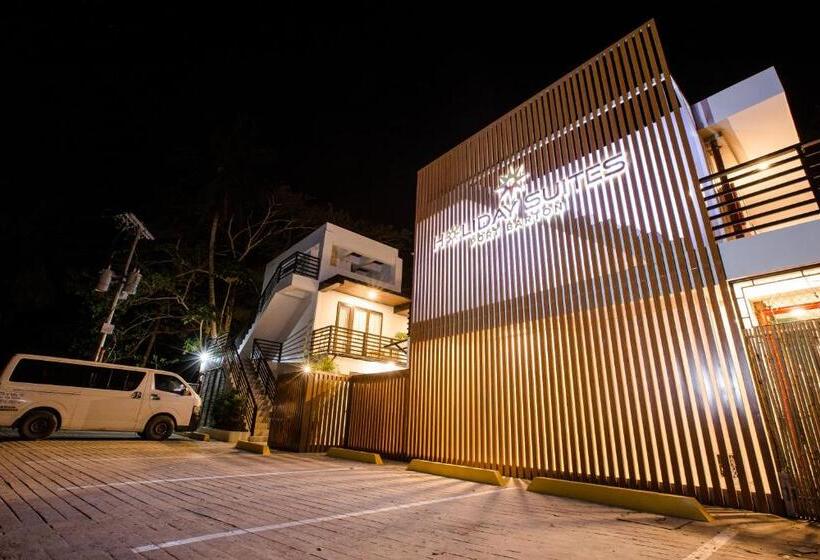 هتل Holiday Suites Port Barton